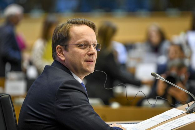 Politico: Csak kisebb pozíciókat kaphat a jövőben Magyarország az Európai Bizottságban