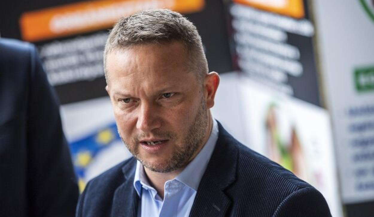 Fidesz: Brüsszelben megszavazták, itthon hallani sem akarnak róla