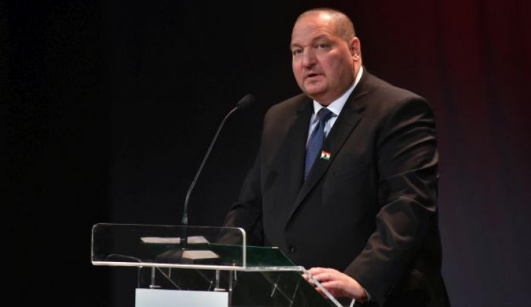 Németh Szilárd bejelentette, hogy felemelik a potenciális hadkötelezettség korhatárát