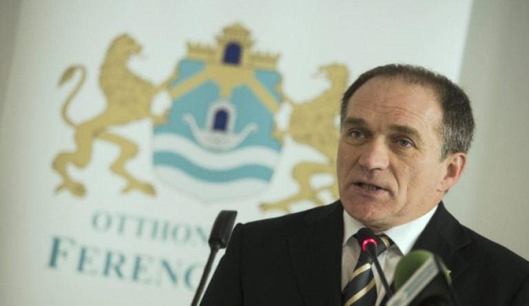 Titkos ajtót talált a Kétfarkú Kutya Párt a korábbi 9. kerületi polgármester, Bácskai János irodájában