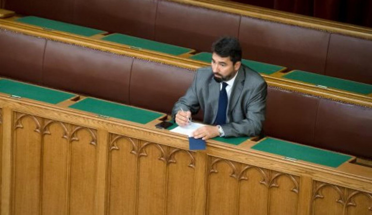 Hidvéghi felveszi a kesztyűt a műhúsgyártók és a zöldek ellen