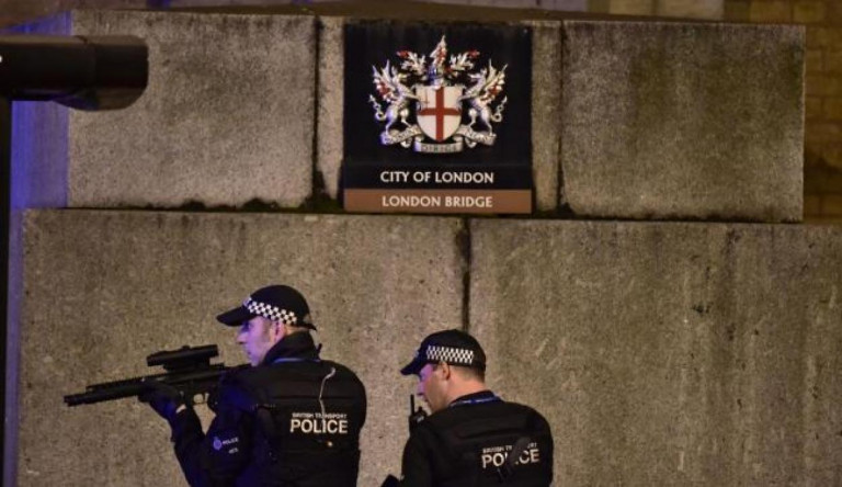 Lövöldözés volt Londonban, lezárták a London Bridge-et