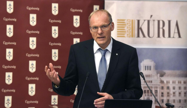 Megduplázná a KDNP a Kúria elnökének fizetését