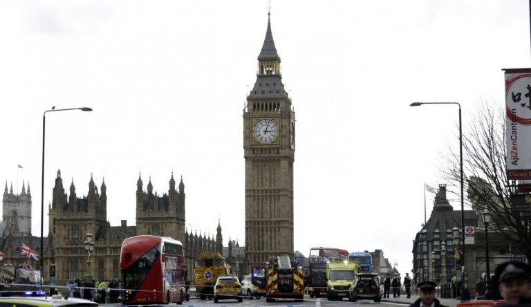 Szigoríthatják a terroristák feltételes szabadlábra helyezésének feltételeit a britek