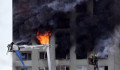 Gázrobbanás miatt gyulladt ki egy panelház Eperjesen, többen meghaltak