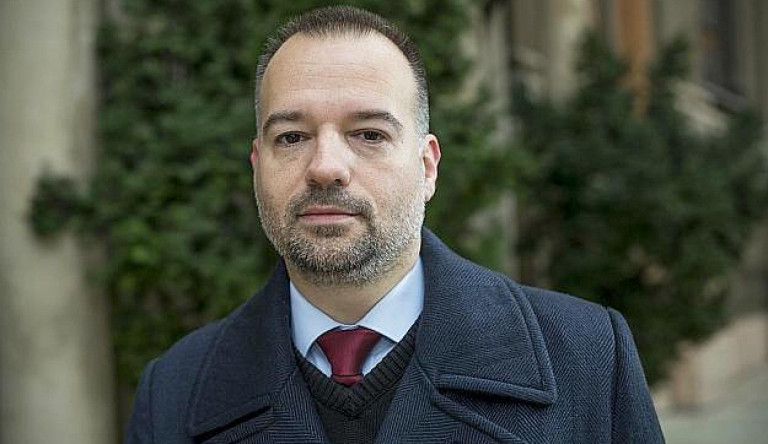 Egy Facebook-komment miatt rúgták ki Lattmann Tamást a Nemzeti Közszolgálati Egyetemről
