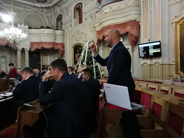 Szabó vizsgálóbizottsági javaslatát leszavazták