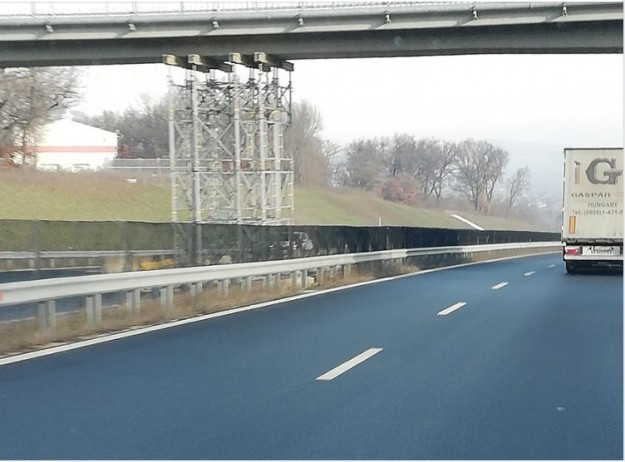 Ki kellett cserélni az Orbán által átadott várpalotai hídszakaszt