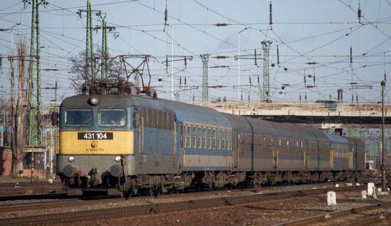 106 milliárd forintból vehet új motorvonatokat a MÁV 