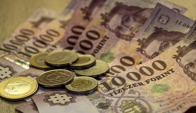 Szerdától már csak az új tízezressel lehet fizetni