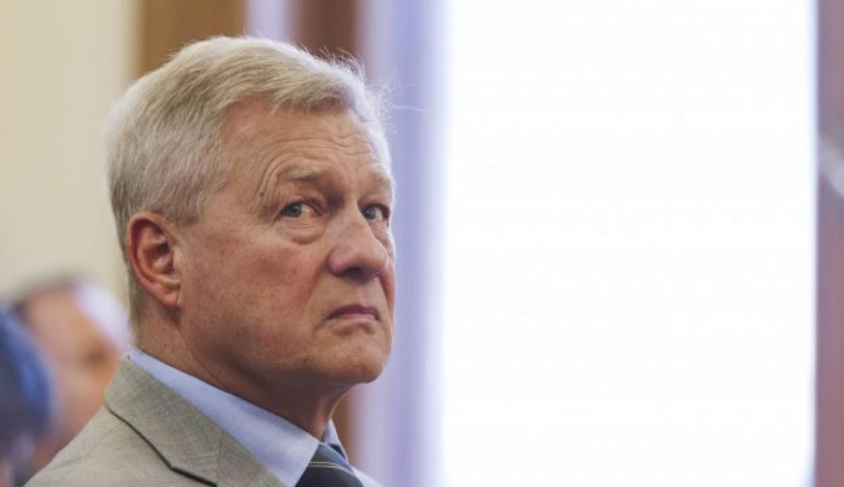 Leütötték Herényi Károly mozgássérült barátját egy parkolóban
