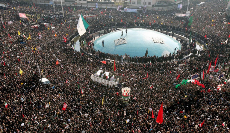 Százezrek búcsúztatták Szulejmanit Teheránban