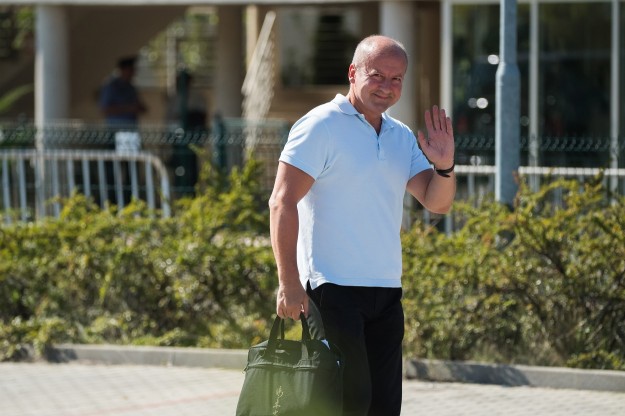 Simicskó István érkezik a Fidesz-KDNP kihelyezett ülésére a velencei szállodába 2018-ban