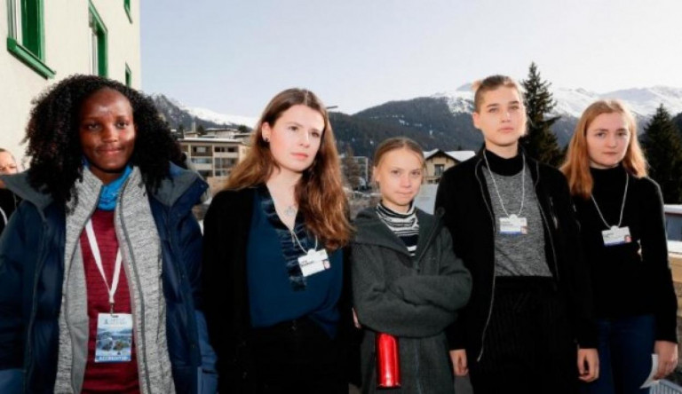 Kivágták Greta Thunberg színes bőrű aktivistáját az egyik csoportképről