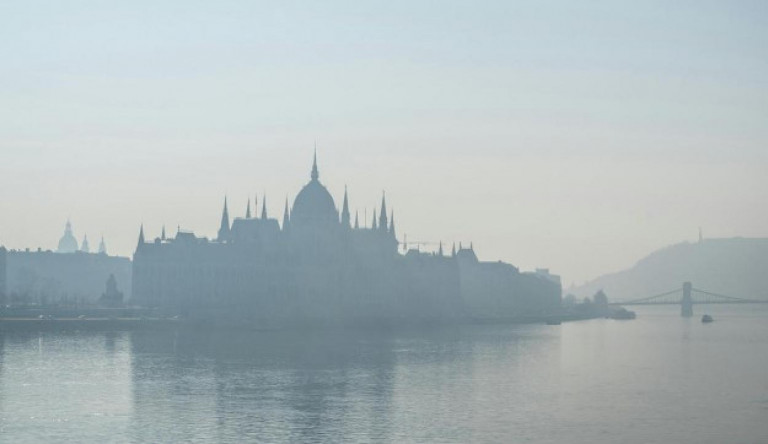 Továbbra is marad a szmogriadó Budapesten