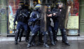 A francia rendőrök nem használhatnak többé sérülést okozó könnygázgránátot