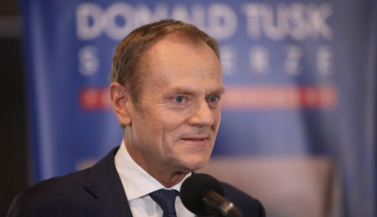 Donalkd Tusk a Fidesz felfüggesztésének meghosszabbítását javasolja a Néppártnak