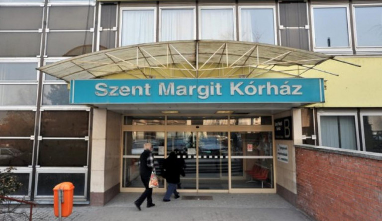 A Szent Margit Kórház milliókért bérelt Volvót és BMW-ket a gazdasági igazgatónak