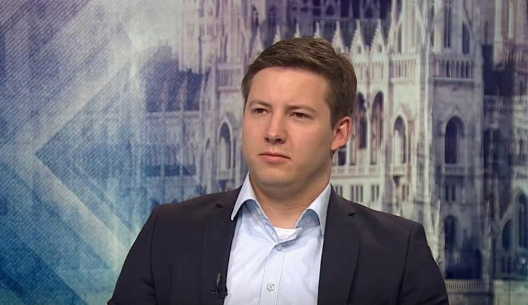 Rogán alkalmasnak találta a Karácsonyt alkalmatlanozó politológust