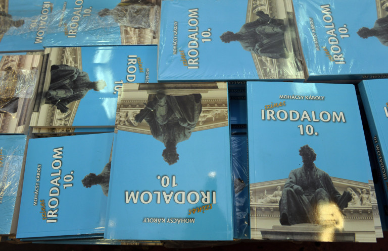 Irodalmi tanszékek kérik az új NAT visszavonását