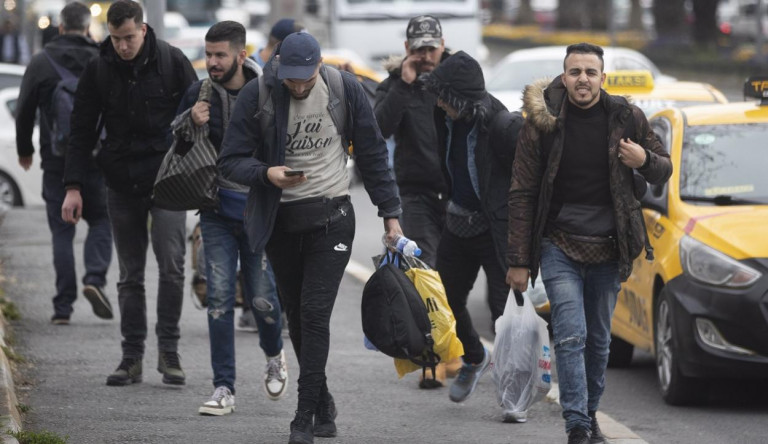 Megindultak a menekültek Európa felé a szíriai válság miatt