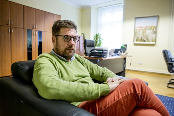 Kerpel-Fronius Gábor is indul a Momentum elnöki posztjáért 