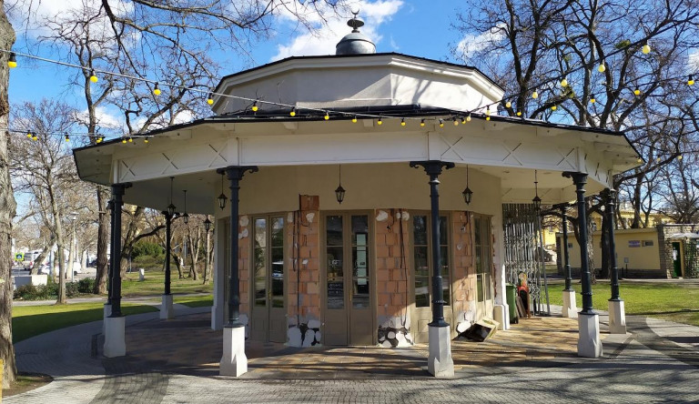 A Liget-projekt szégyene: enyészeté lett a 100 milliós pavilon