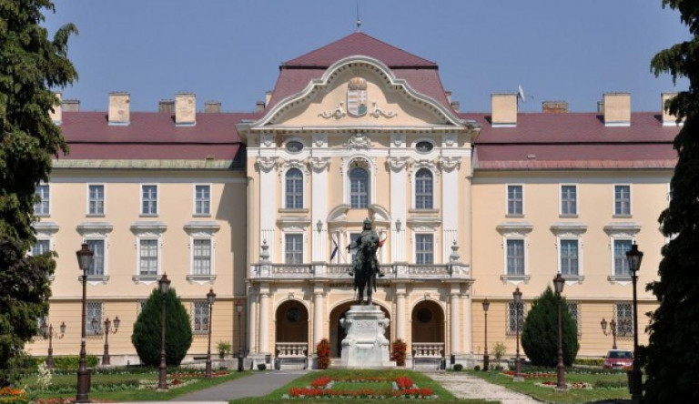 Kiderült, hol tanul a másik iráni fertőzött diák