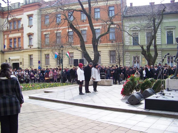 2015. március 15-e Gyulán, a Petőfi téren