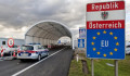 Ausztria lezárta egyes határait Magyarország felé