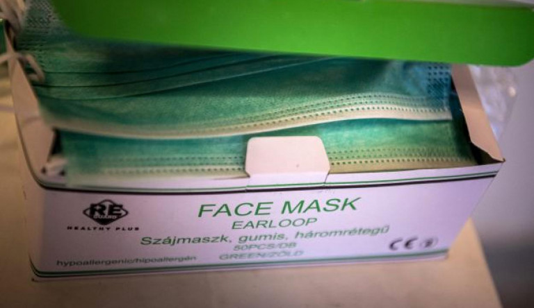 Ötvenezer egészségügyi maszkot loptak el egy kölni kórházból