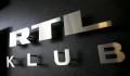 Fizetésemelésért tüntettek a vágók az RTL székháza előtt