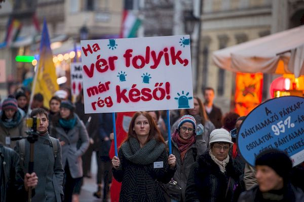 A Fidesz nem támogatta a párkapcsolati erőszak áldozatainak védelméről szóló állásfoglalást