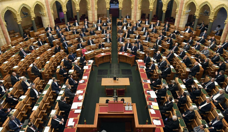 Nem szavazta meg a felhatalmazási törvény holnapi elfogadásának lehetőségét az Országgyűlés