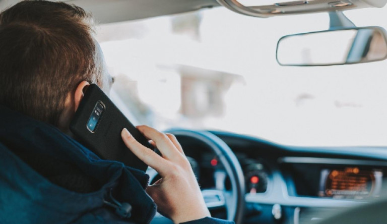 Telefonon is felhív a kormány, hogy a kijárási korlátozásról tájékoztasson