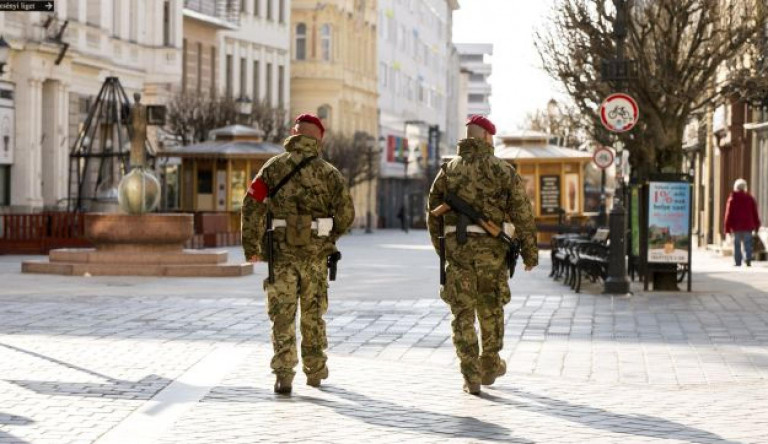 Már 51 kórházban katonák parancsolnak