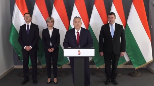 Orbán és miniszterei (Varga Mihály, Bártfai-Mager Andrea, Palkovics László) a bejelentéskor