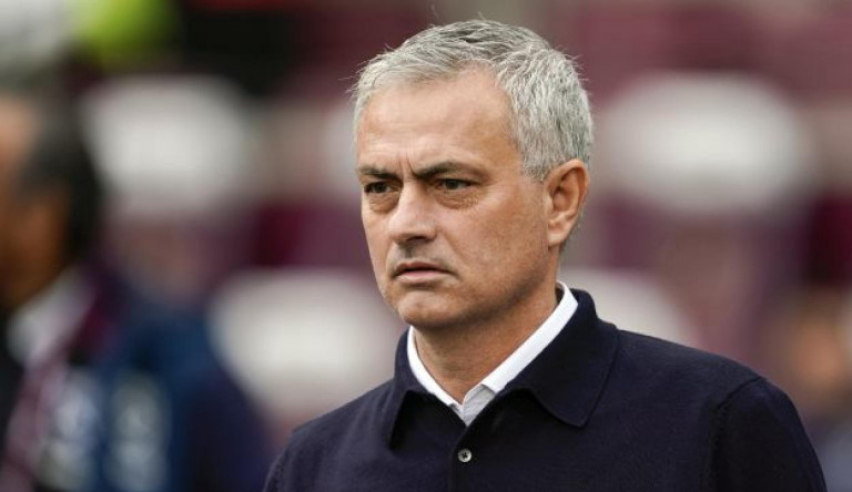 Mourinho nem bírta a karantént, több játékosának is edzést tartott egy parkban