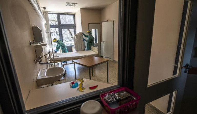 Kafkai eljárás végén utasították ki Magyarországról a 33 éves iráni orvostanhallgató lányt