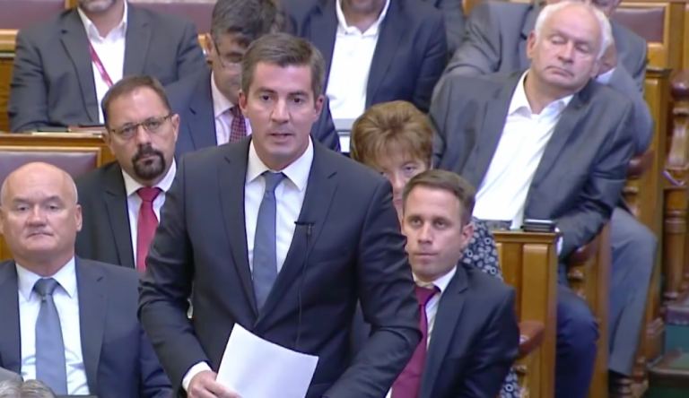 Kocsis Máté Karácsonynak: „Nem csak akkor kell főpolgármesternek lenni, amikor Soros átutal egymillió eurót”