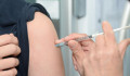 Kínában már embereken tesztelnek két új, koronavírus elleni védőoltást