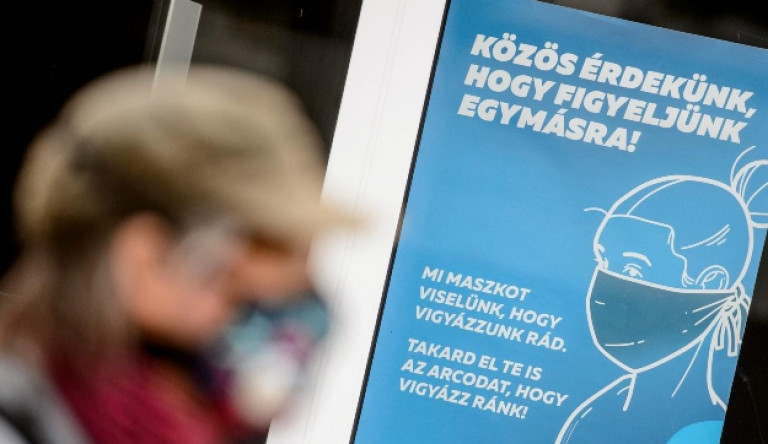 Szombattól a legtöbb helyen nem kell maszkot viselni