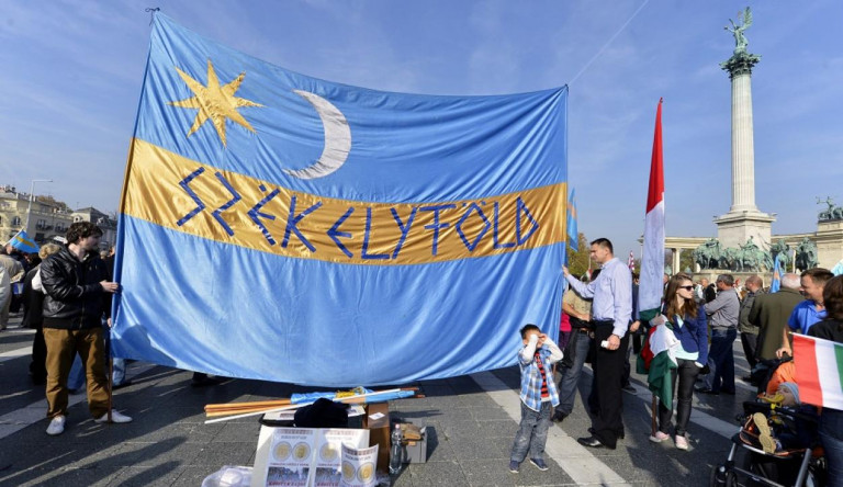 A székely területi autonómiáért tüntettek Marosvásárhelyen