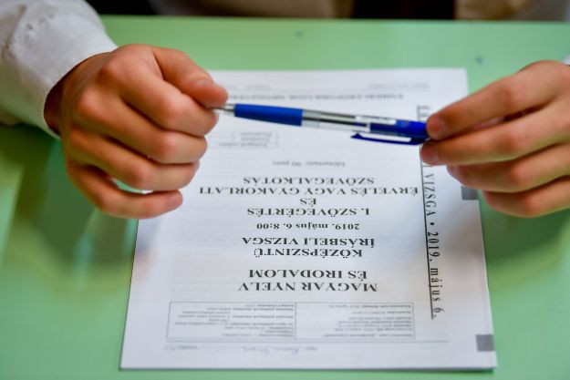 Bejelentette az EMMI, hogy módosították az érettségi követelményeket