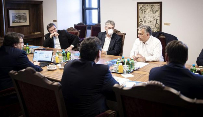 Az Orbán-rendszer Achilles-sarkát mutathatja meg a járvány