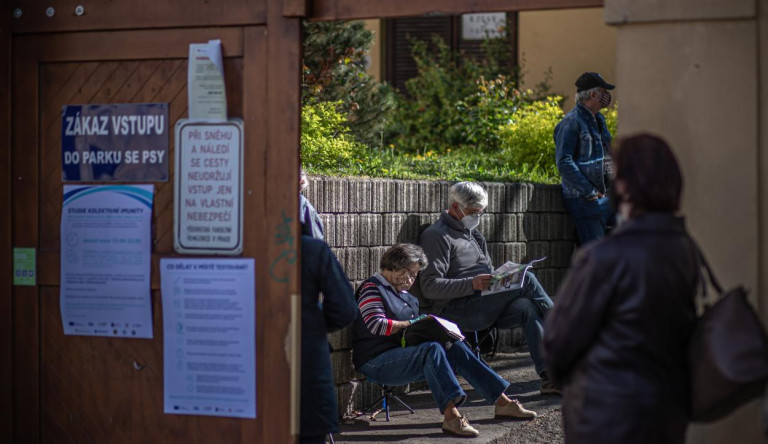 Csehországban már nem korlátozzák a lakosság szabad mozgását