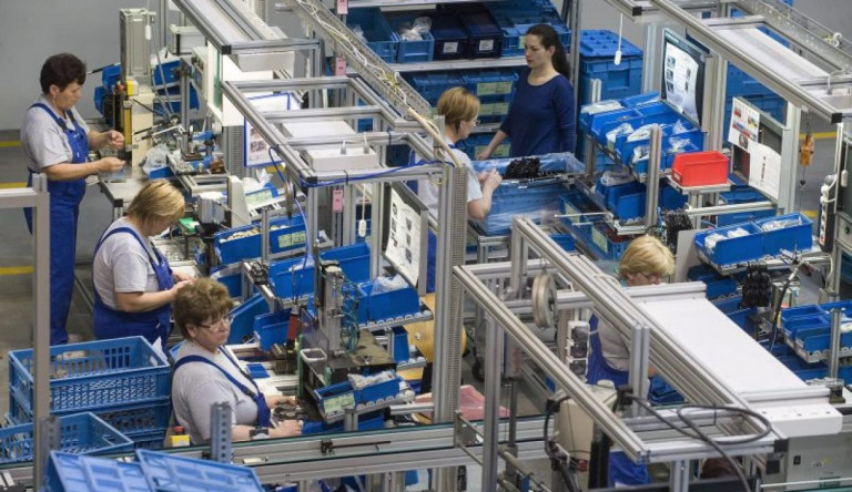 Fogyóban a gazdaság tartalékai – a vállalkozók is behúzzák a kéziféket