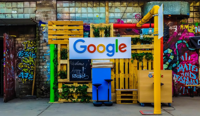 A megszállott könyvtáros, a Google titkai: szabadság, szolidaritás és tudomány