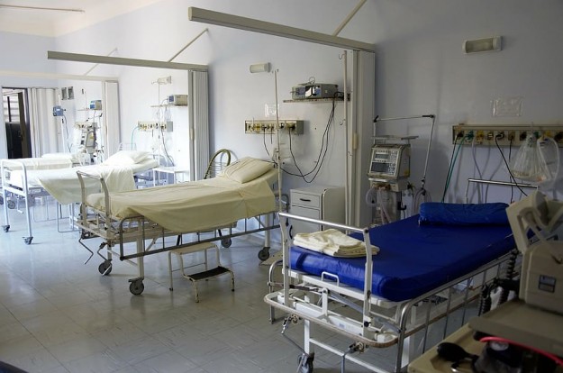 Üres kórházi ágyak országszerte
