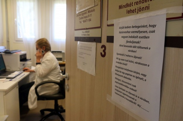 „A harmadik oltásra leginkább azok jelentkeztek eddig, akik Sinopharmot kaptak”
